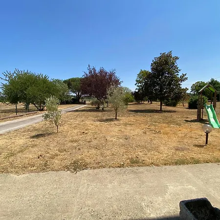 Domaine Prive Avec Piscine Et 5,5 Hectares *