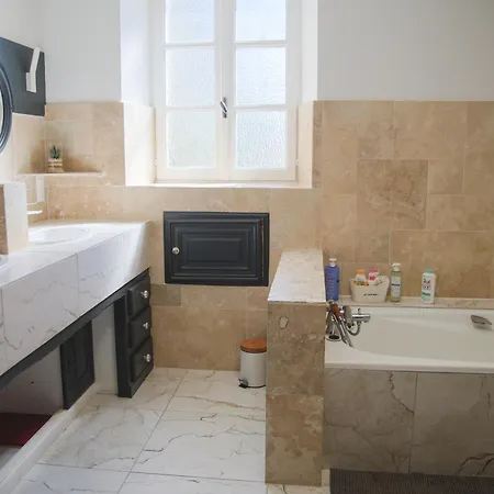 Domaine Privé Avec Piscine Et 5,5 Hectares Nègrepelisse