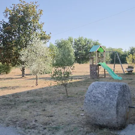 Domaine Privé Avec Piscine Et 5,5 Hectares *